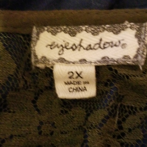 Eyeshadow Lace Trimmed Blouse 👚 - Picture 5 of 6